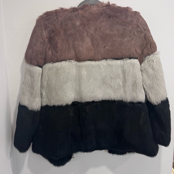 Womens love token real rabbit fur jacket - Picture 2 of 5